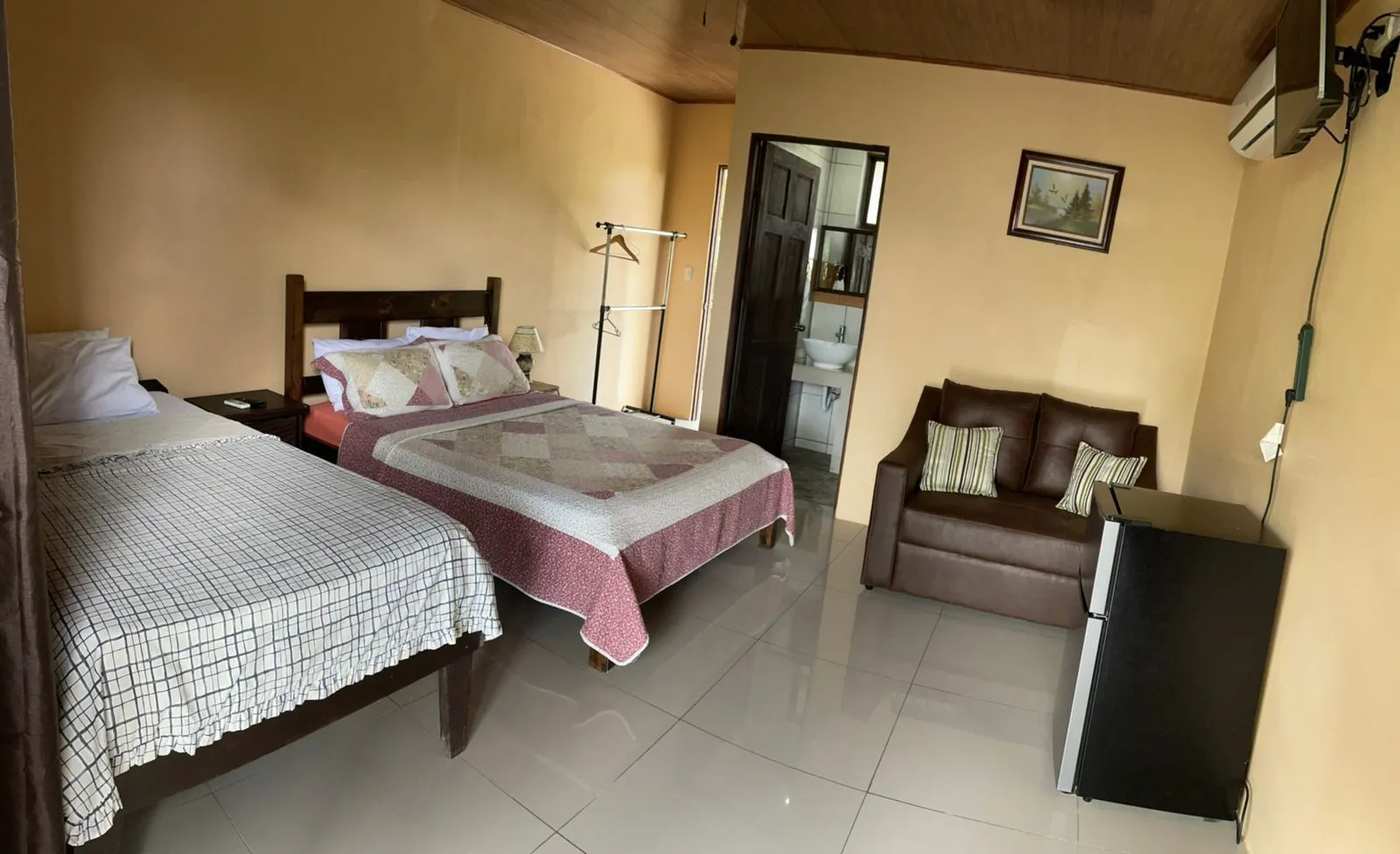 Aunty Arenal Lodge Presentation