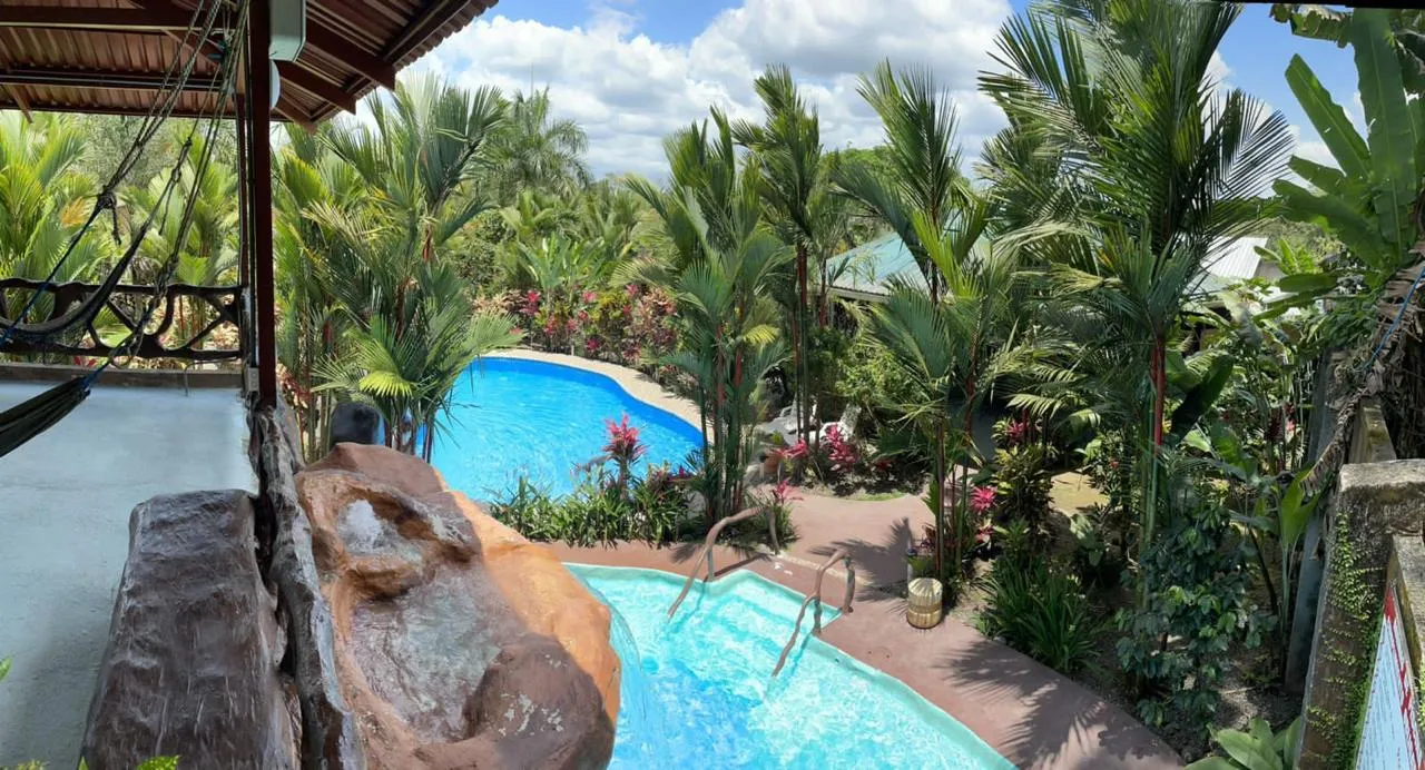 Aunty Arenal Lodge Presentation