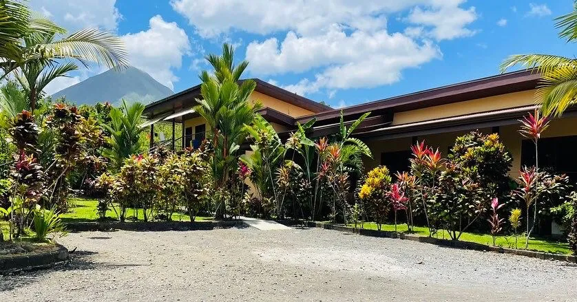 Aunty Arenal Lodge Presentation