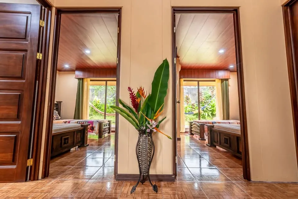 Aunty Arenal Lodge Presentation