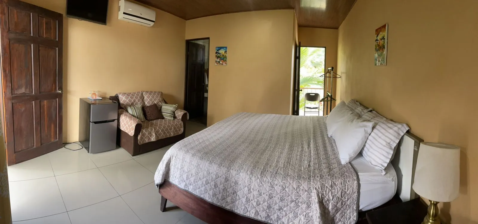 Aunty Arenal Lodge Presentation