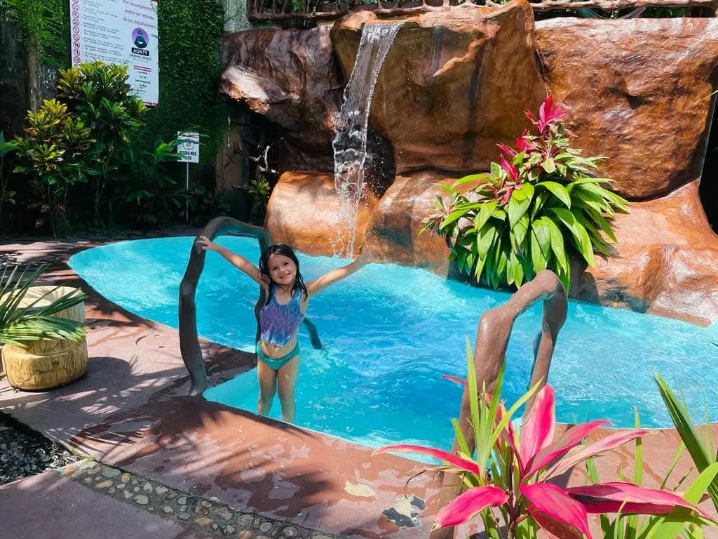 Jacuzzi and swimming pool